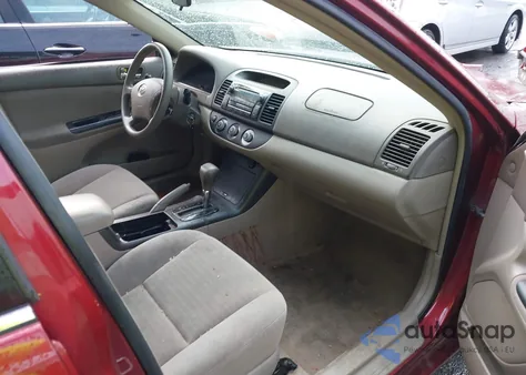 2006 Toyota Camry Le z USA, uszkodzony, nr VIN 4T1BE32KX6U116538